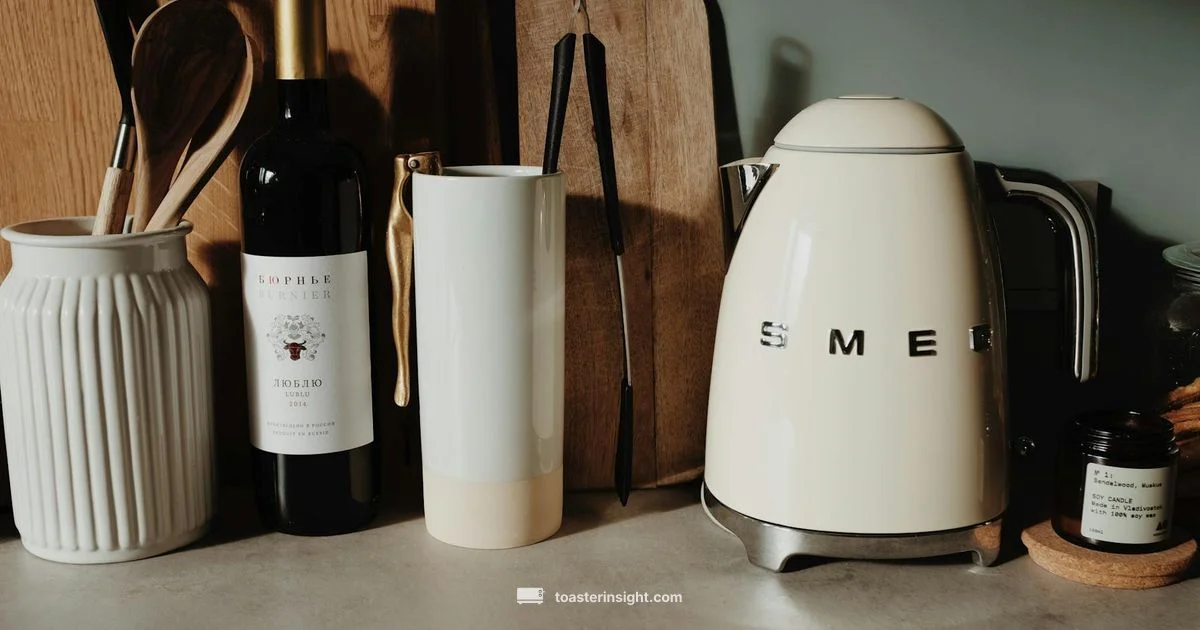 Smeg 4-Slice Toaster Smeg 4-Slice Toaster - ToasterInsight