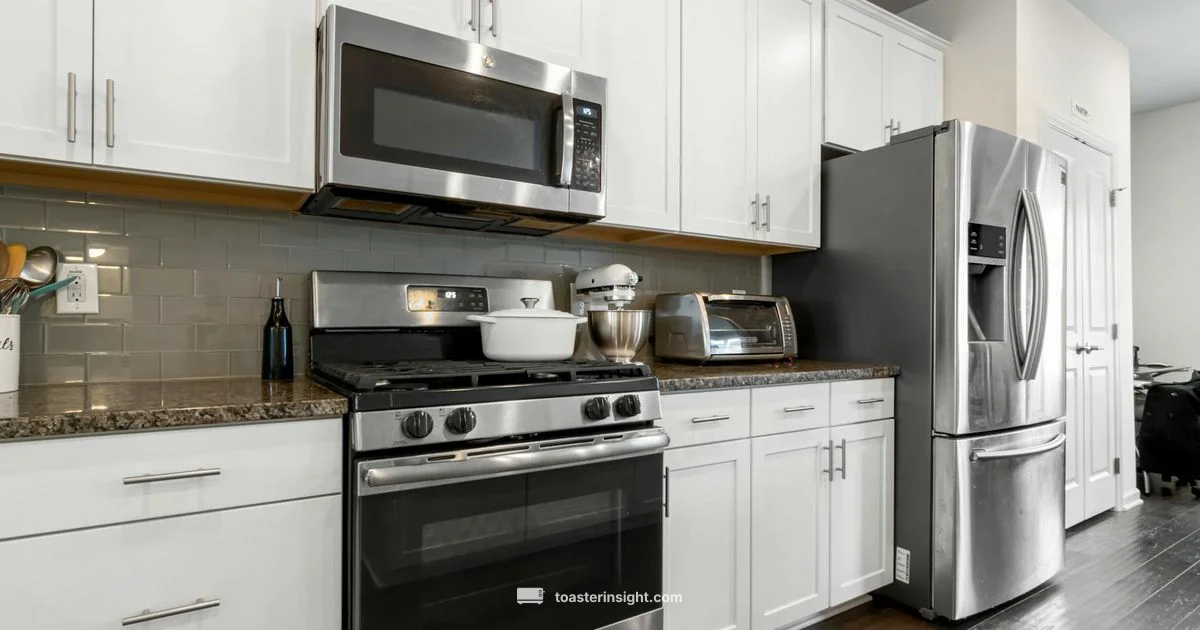 Oster 4-Slice Toaster Oster 4-Slice Toaster - ToasterInsight