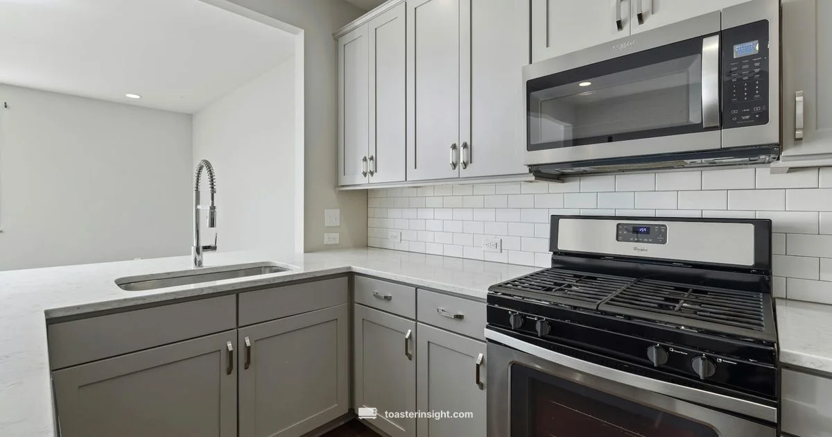 Compact, versatile toaster oven - ToasterInsight